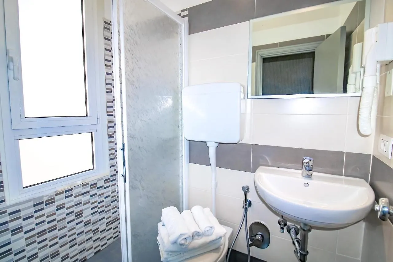 Dependance Londra Hotel Duca Di Kent Cesenatico 2*,  Italy