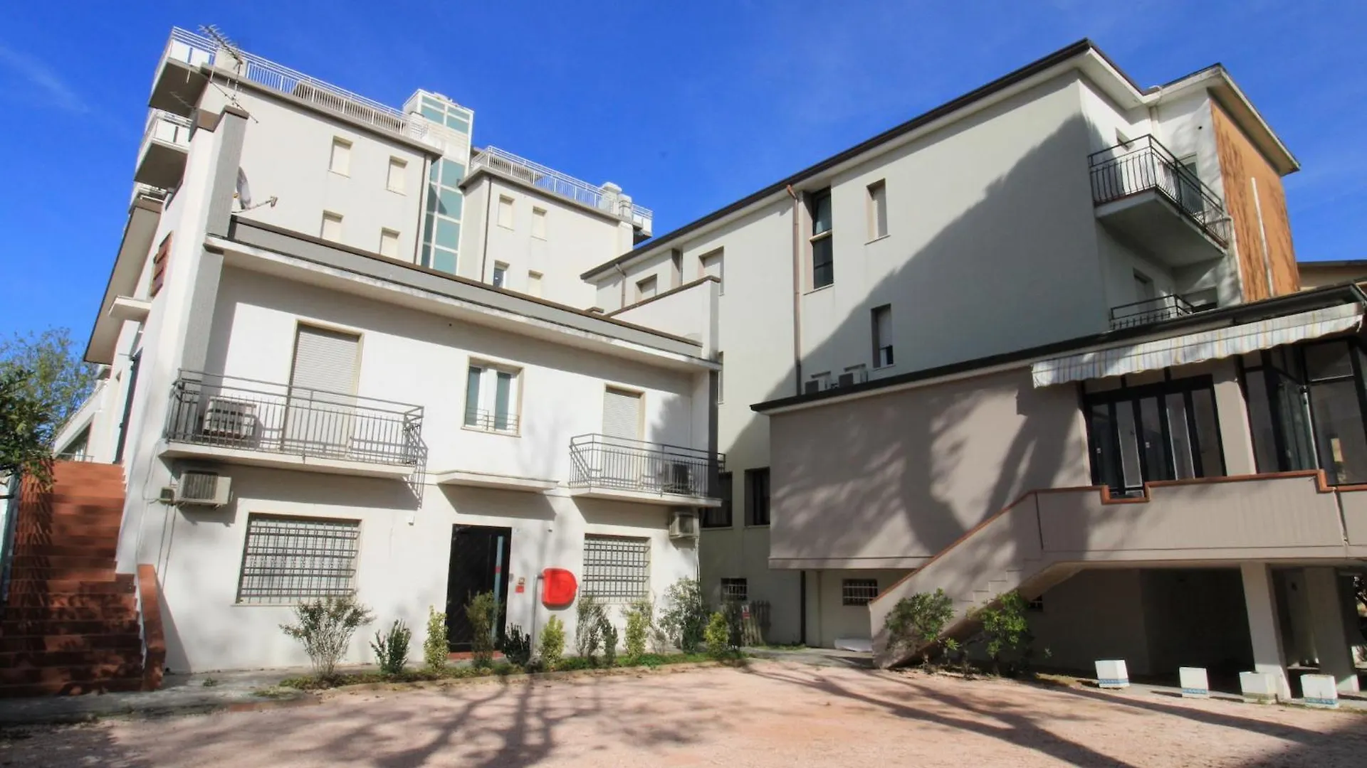 Dependance Londra Hotel Duca Di Kent contacts